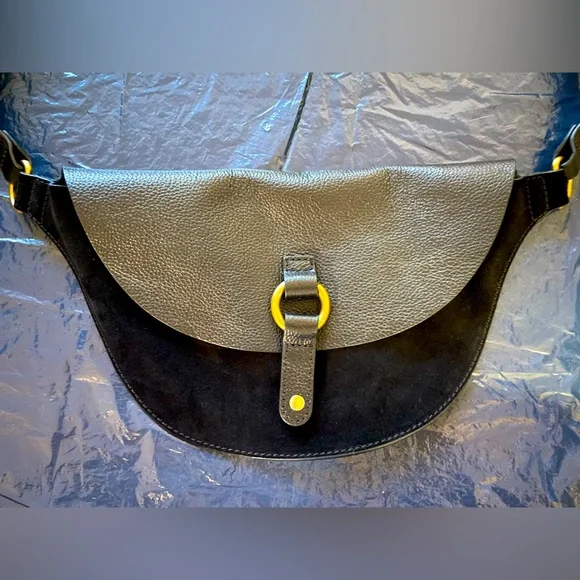 Banana Republic Black crossbody belt bag - Picture 3 of 11